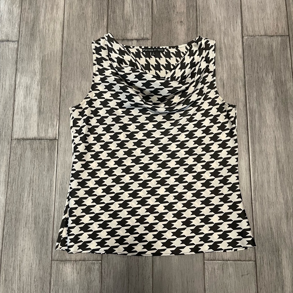 Black and White Houndstooth Sleeveless Top